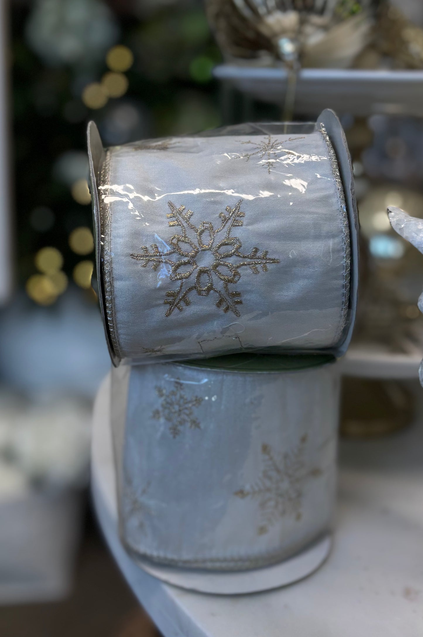 White ribbon & gold snowflakes