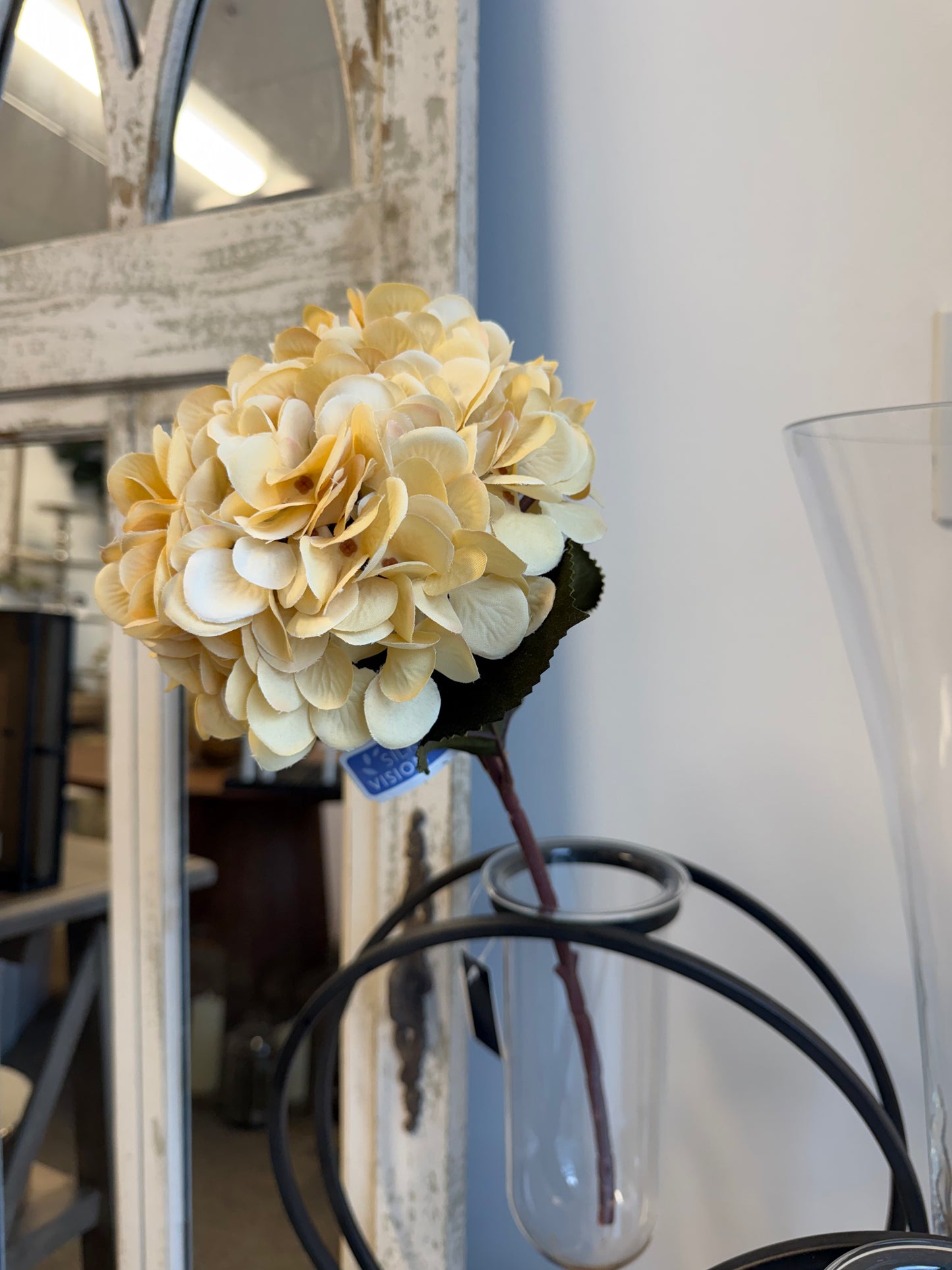 18" Hydrangea Spray Cream