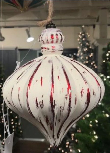 7"H X 6"W CROWNED ONION RED W/BEIGE